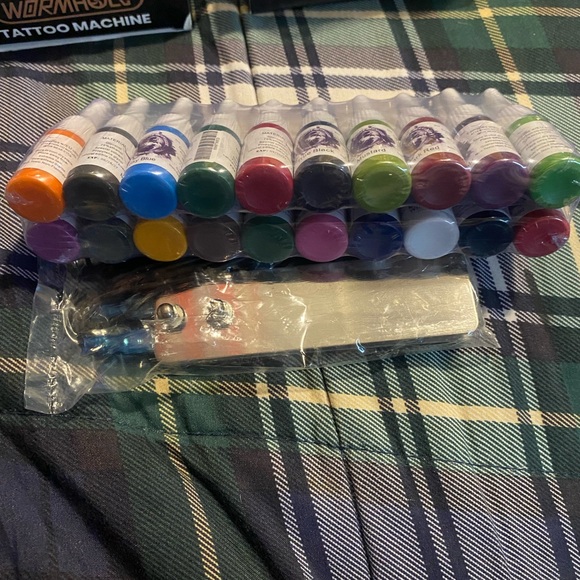 Wormhole Tattoo starter kit with two tattoo guns - Picture 4 of 9